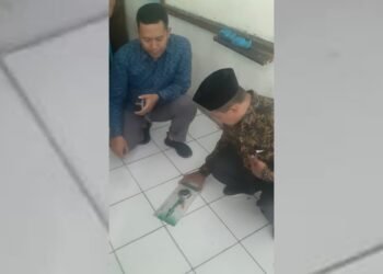 Kalibrasi Arah Kiblat, Penyuluh Agama Islam KUA Cibadak Dukung Kegiatan Ibadah di MAN 1 Sukabumi
