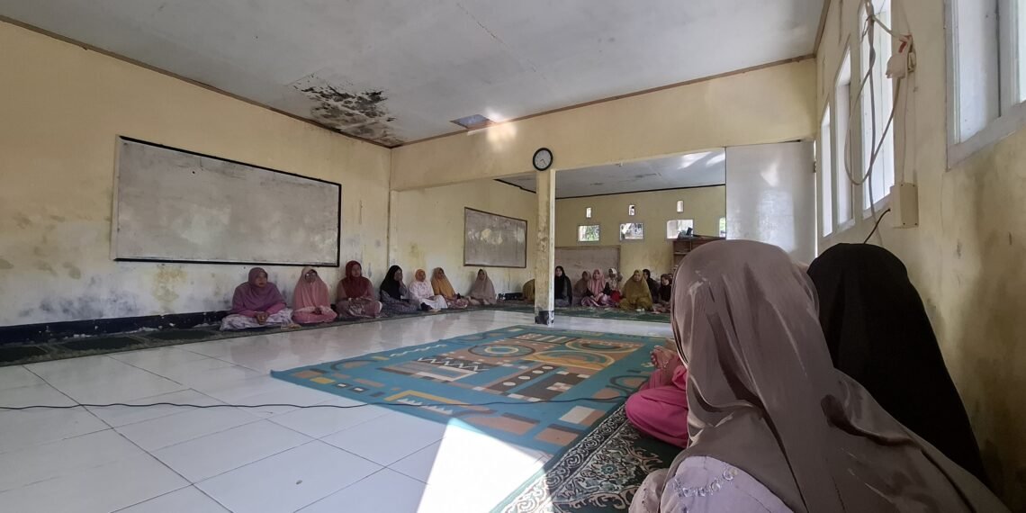 Penyuluh KUA Waluran Sosialisasikan GEBER Masjid dalam Bimluh Pengajian Rutin