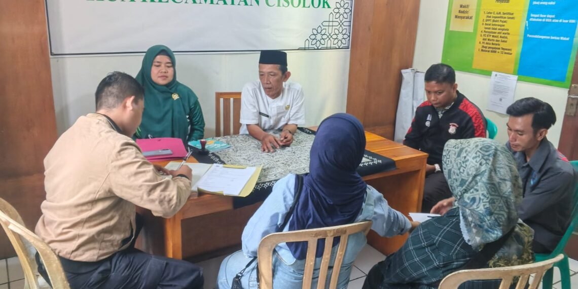 KUA Cisolok Laksanakan Ikrar Wakaf untuk Yayasan Satyanatha