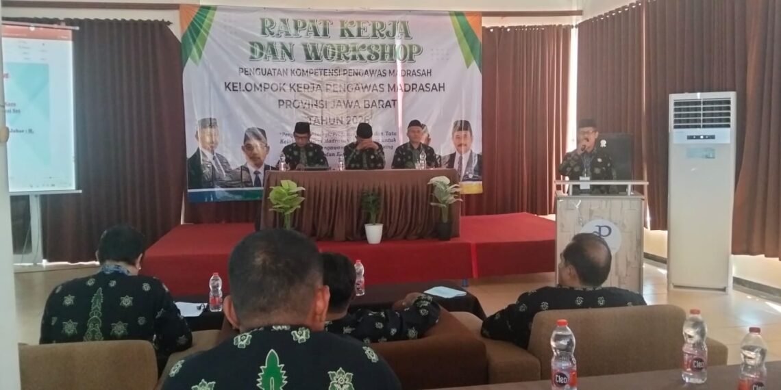 Pengawas Madrasah Kabupaten Sukabumi Ikuti Rapat Kerja Pokjawas Jawa Barat di Pangandaran