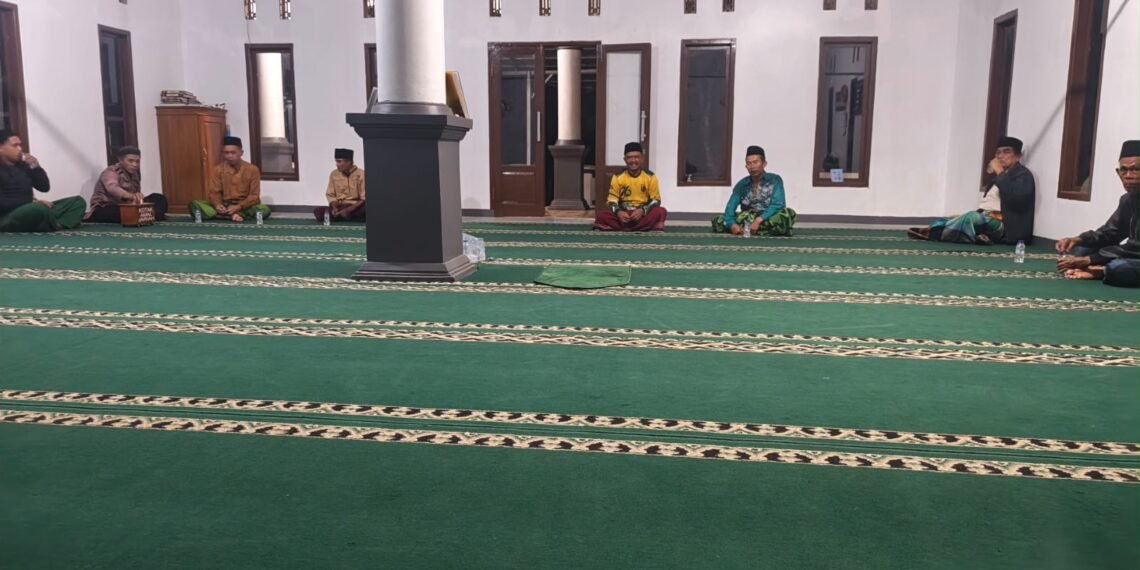 Pengajian Rutin MT Fathul Iman Jadi Momentum Syukuri Kemerdekaan dan Sosialisasi GEBER MAS