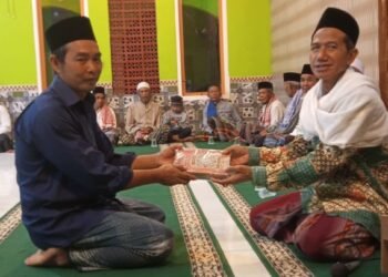 KUA Ciracap Salurkan Wakaf Al-Qur’an Berseri 30 Juz kepada Tiga Majelis Taklim