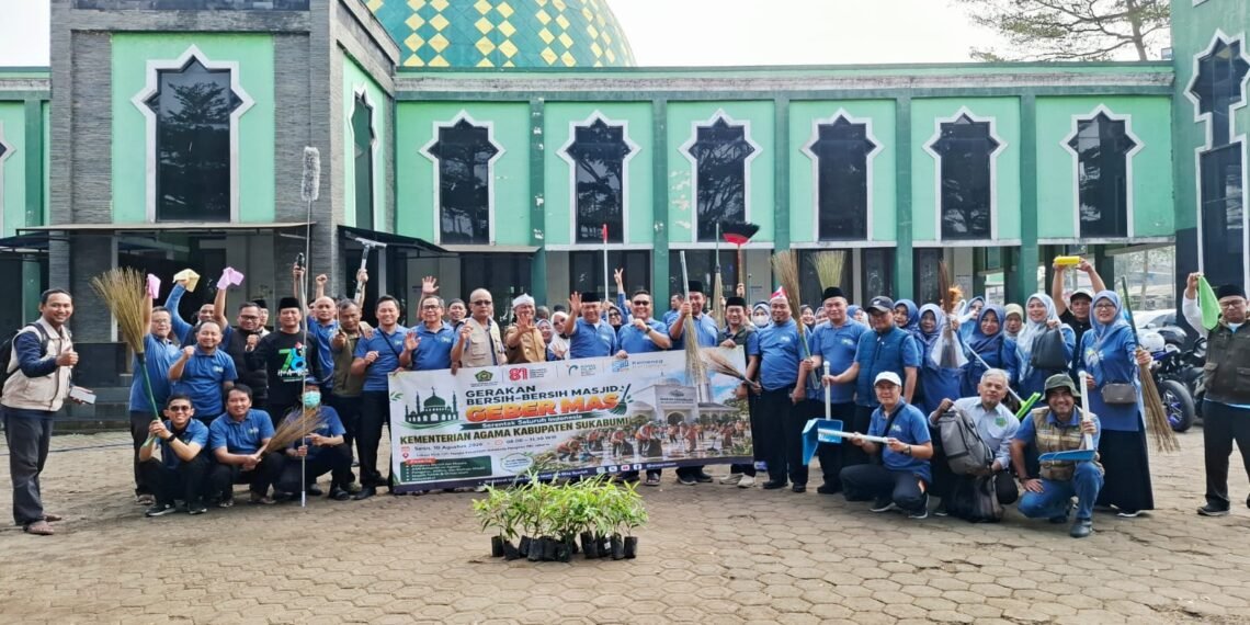 KUA Caringin Ikuti Kick Off GEBER Masjid dan Gerakan Bersih-Bersih Masjid