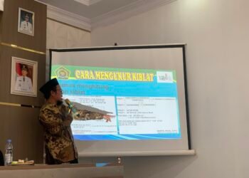 Edukasi Penentuan Arah Kiblat, Penyuluh KUA Cidahu Bekali Mahasiswa KKN dan Masyarakat