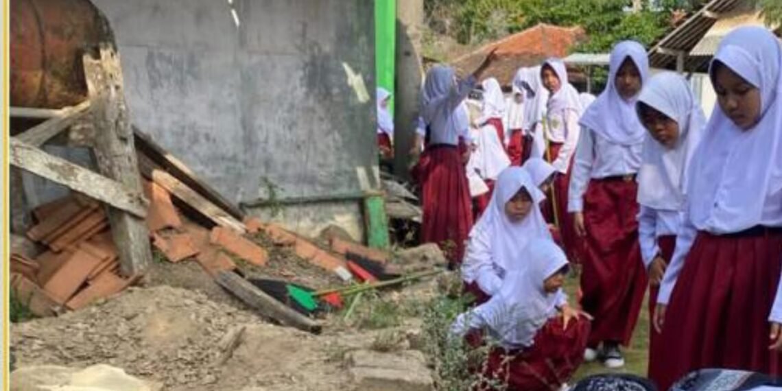MIN 2 Sukabumi Sukseskan GEBER MASJID 2026, Semai Kepedulian di Dua Rumah Ibadah