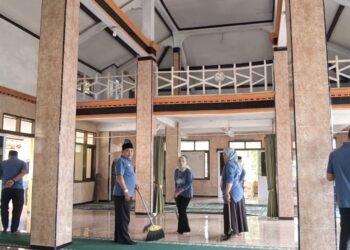 KUA Lengkong Laksanakan GEBER MASJID di Masjid Besar Al Falah