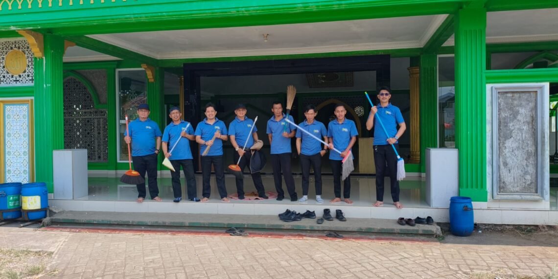 Kepala KUA Nagrak Pimpin GEBER MASJID di Masjid Besar At-Taqwa