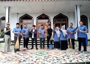 KUA Jampangkulon Laksanakan GEBER MASJID di Masjid Besar Mihrobul Muslimin