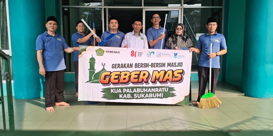 Kepala KUA Palabuhanratu Ikuti GEBER MAS Serentak di Masjid Agung Palabuhanratu