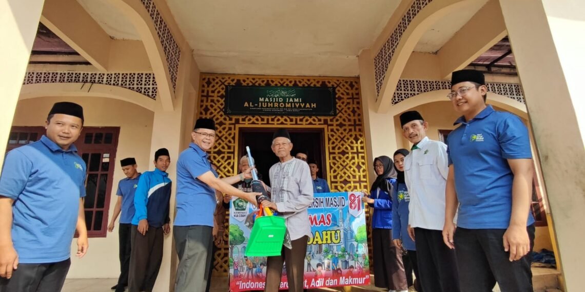 Semarak HUT RI ke-81, KUA Cidahu Gelar GEBER MAS di Masjid Jami Al-Juhromiyah