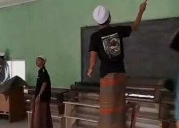 Santri Mathlabul Hasanah Turun Tangan, KUA Ciracap: Ini Cara Mencintai Masjid