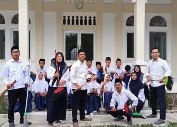 Guru dan Siswa MTs Al-Manshuriyah Bantarpanjang Turut Sukseskan GEBER MAS di Masjid Al-Amanah