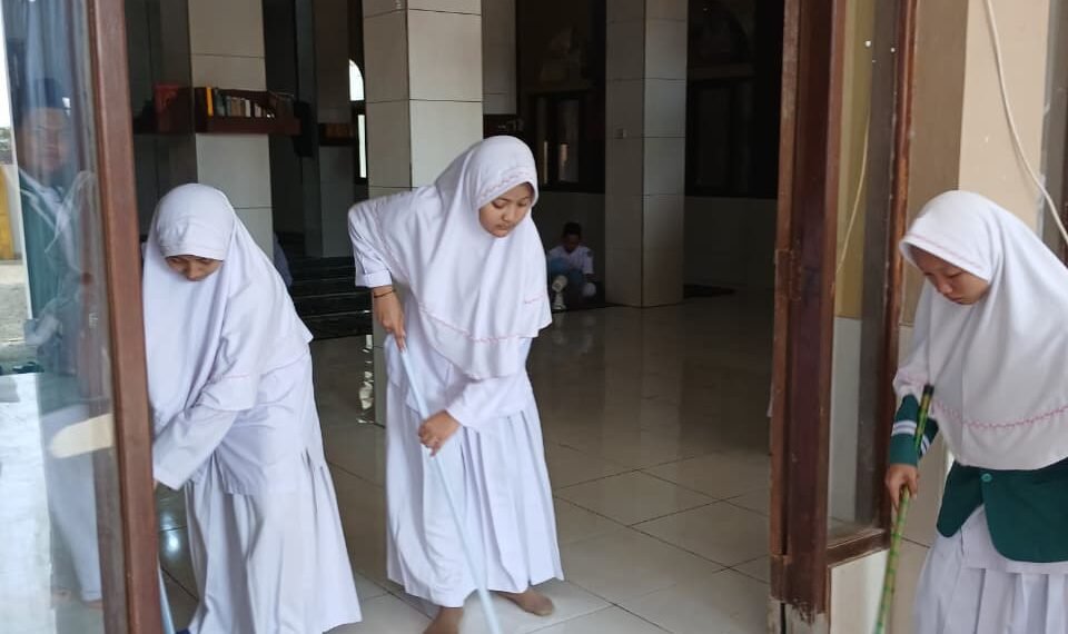 Warga MAN 3 Sukabumi Ikuti GEBER MAS Serentak Nasional, Santri Ulul Albab Turut Ambil Bagian