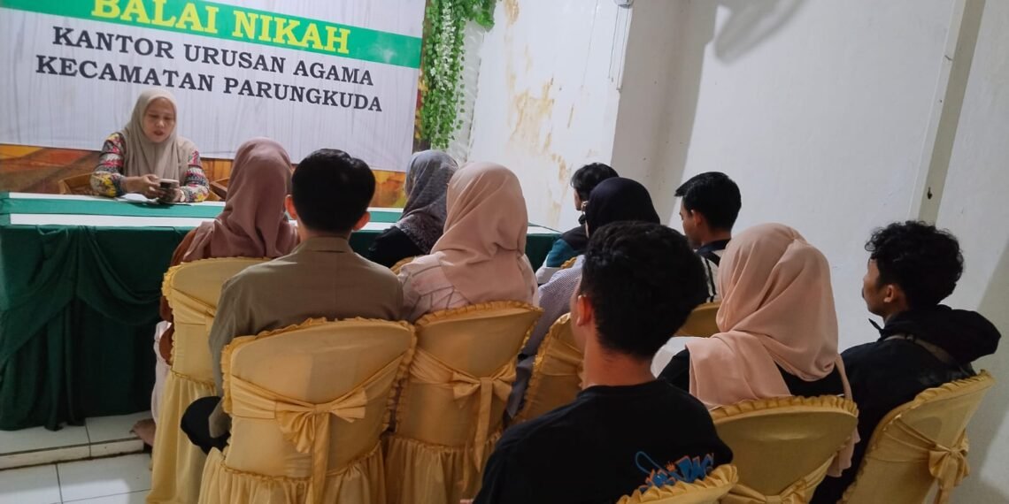 KUA Parungkuda Gelar Bimwin, Bekali Calon Pengantin Hadapi Kehidupan Berkeluarga