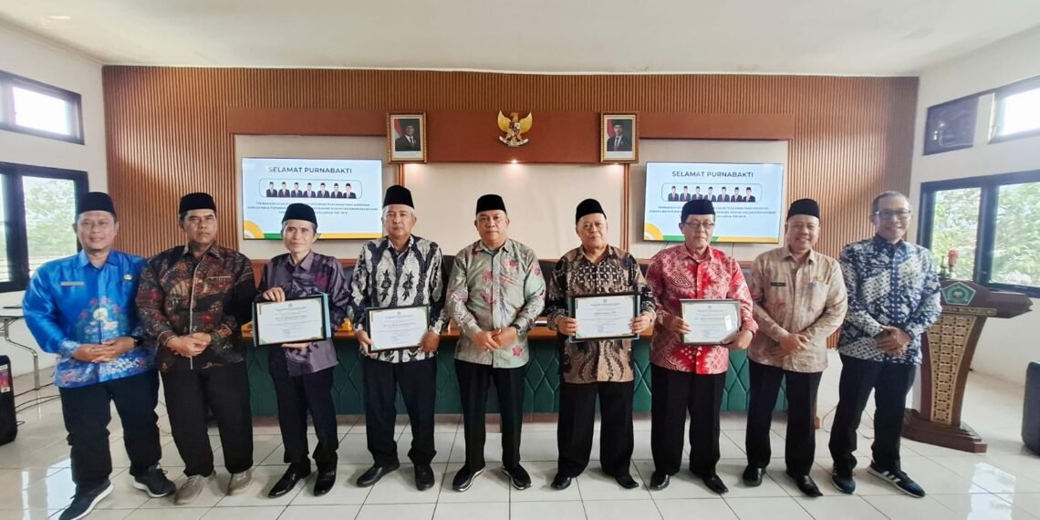 Pembinaan Penghulu dan Pelepasan Purna Bakti, Kepala Kemenag Kab. Sukabumi Tekankan Kompetensi dan Profesionalisme