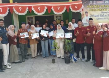 Usai Ikuti Bimwin, Calon Pengantin KUA Cisolok Terima Sertifikat Bimbingan Perkawinan
