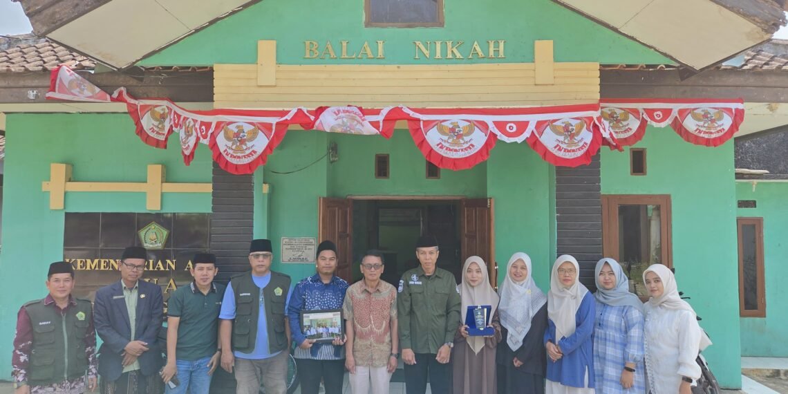 Mahasiswa STAI Al-Aninda Sukabumi Selesaikan Program PPM di KUA Bojonggenteng