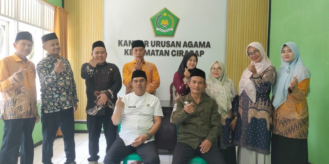 Plt. Kasubbag TU Kemenag Kunjungi KUA Ciracap, Berikan Arahan dan Penguatan Layanan