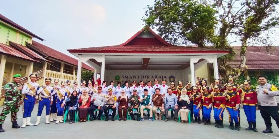 Kepala KUA Sukaraja Bacakan Doa pada Pengukuhan Paskibraka Kecamatan Sukaraja 2026