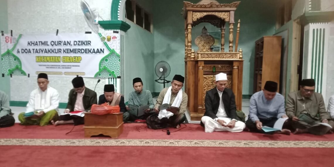 Khatmil Qur’an, Dzikir dan Doa Tasyakkur HUT Ke-81 RI Menggema di Ciracap