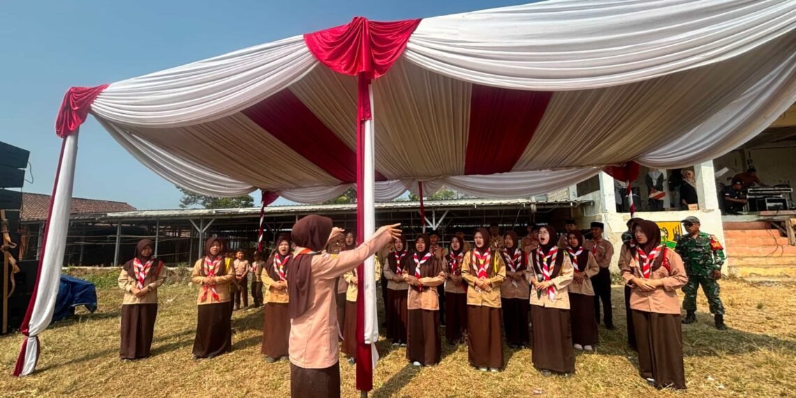 Terpilih Jadi Paduan Suara Upacara Kemerdekaan, Gabungan MTs dan MA Darul Ahkam Maksimalkan Latihan