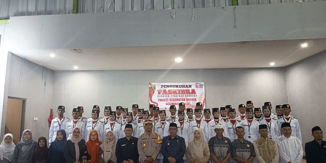 Khidmat dan Penuh Harapan, Kepala KUA Nagrak Pimpin Doa pada Pengukuhan Paskibra Tingkat Kecamatan