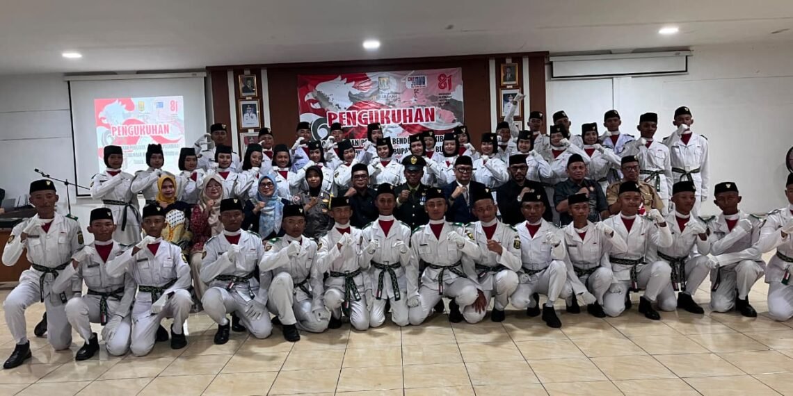 Khidmat dan Penuh Haru, Kepala KUA Cikembar Hadiri Pengukuhan Calon Paskibra Kecamatan Cikembar Tahun 2026