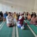 Semarak Kemerdekaan, Penyuluh KUA Cibitung Sampaikan Bimluh dan Serahkan SKT Majelis Taklim Al-Farihin