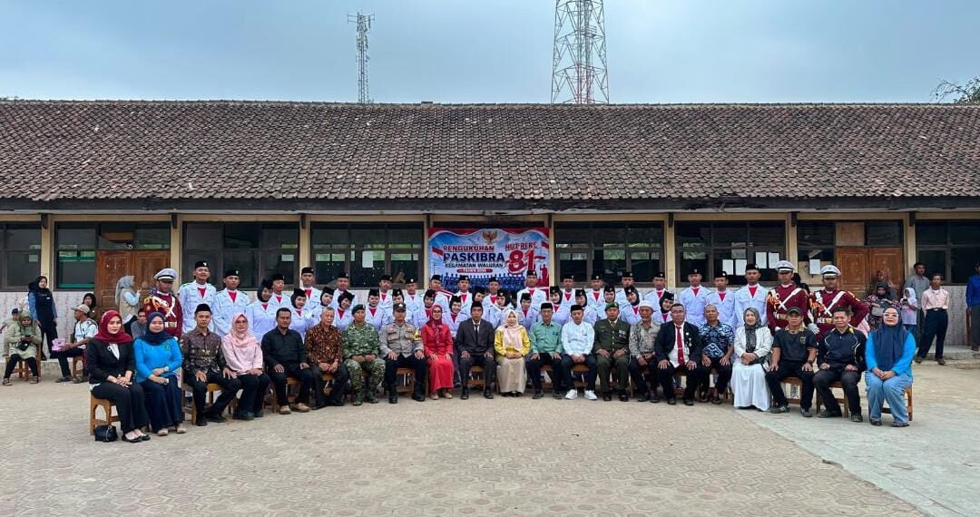 Penyuluh Agama KUA Waluran Jadi Pembaca Doa pada Pengukuhan Paskibra HUT ke-81 RI