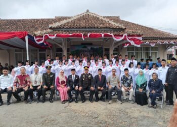 Penyuluh KUA Cibitung Apresiasi Putra-Putri Terbaik pada Pengukuhan Paskibra 2026