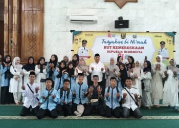 MAN 2 Sukabumi Ikuti Tasyakur Binikmat HUT Kemerdekaan RI Bersama Masyarakat Palabuhanratu