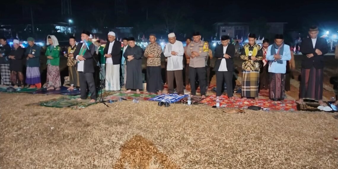 Perkuat Syukur Kemerdekaan, KUA Curugkembar Hadirkan Shalat Berjamaah dan Istighotsah