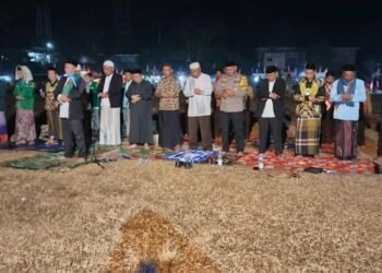 Perkuat Syukur Kemerdekaan, KUA Curugkembar Hadirkan Shalat Berjamaah dan Istighotsah