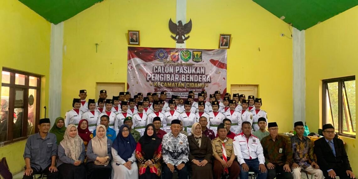 Kepala KUA Cidahu Beri Penguatan Karakter pada Pengukuhan Paskibraka