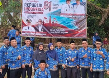 Keluarga Besar KUA Ciemas Hadiri Upacara HUT ke-81 RI di Tamanjaya