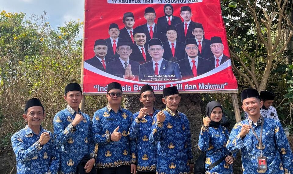 Semangat Kebangsaan, Pegawai KUA Cidahu Hadiri Upacara HUT ke-81 RI