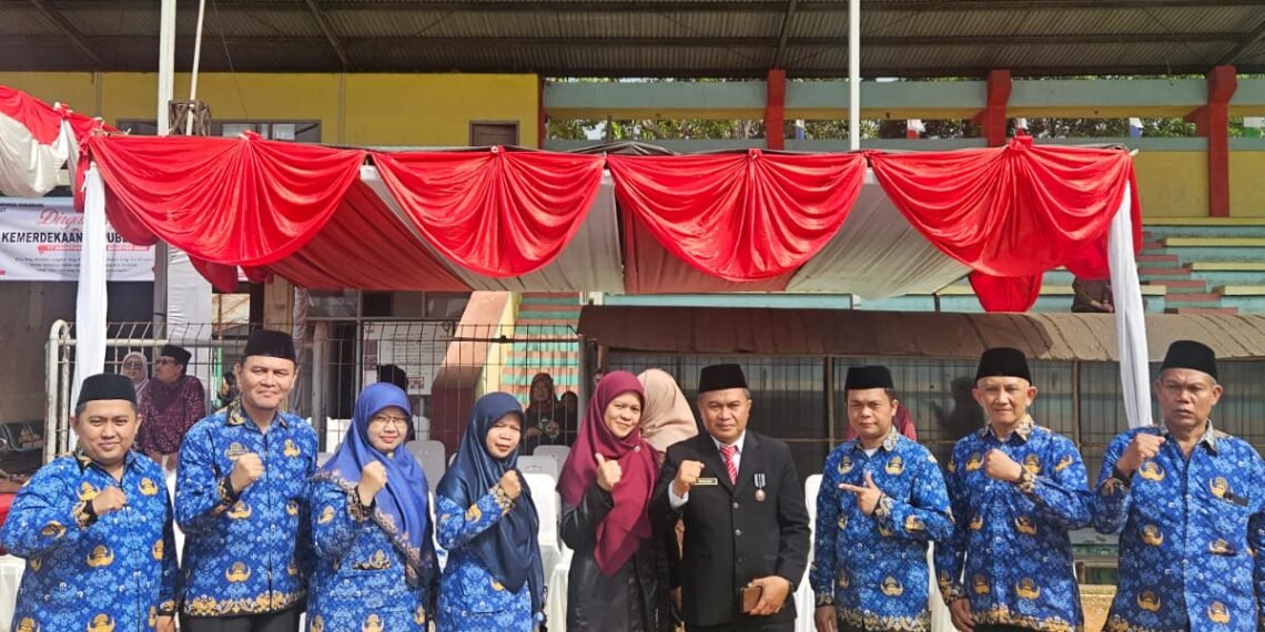 KUA Cisaat Perkuat Semangat Kebangsaan melalui Upacara HUT ke-81 RI di GOR Korpri