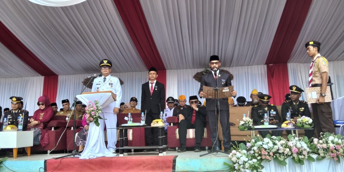 Kepala KUA Cikembar Pimpin Doa Kemerdekaan pada Upacara HUT ke-81 RI