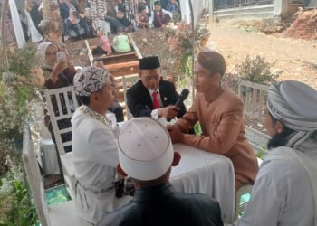 Usai Upacara HUT ke-81 RI, Kepala KUA Cidadap Lanjutkan Pelayanan Pernikahan Warga