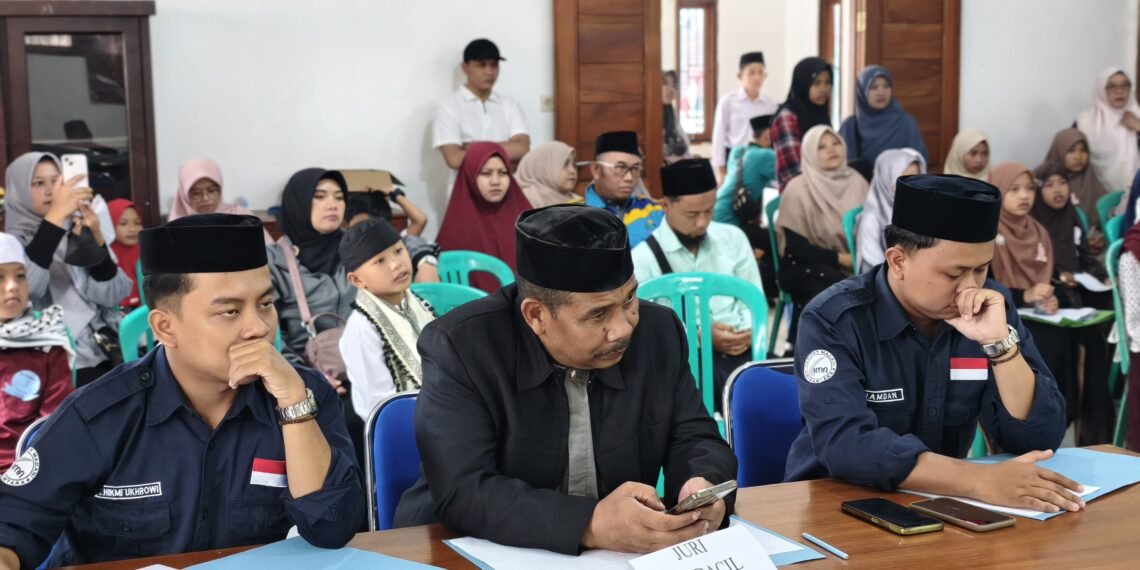 Penyuluh KUA Kadudampit Jadi Juri Pildacil, Semarak HUT ke-81 RI Diisi Penguatan Syiar Keagamaan
