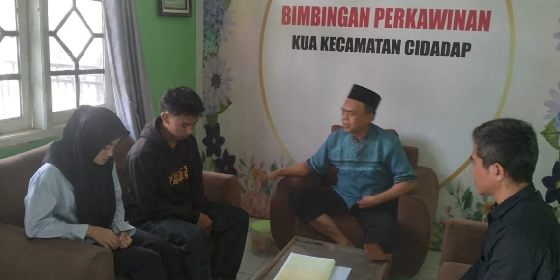Kepala KUA Cidadap Bekali Calon Pengantin melalui Bimbingan Perkawinan