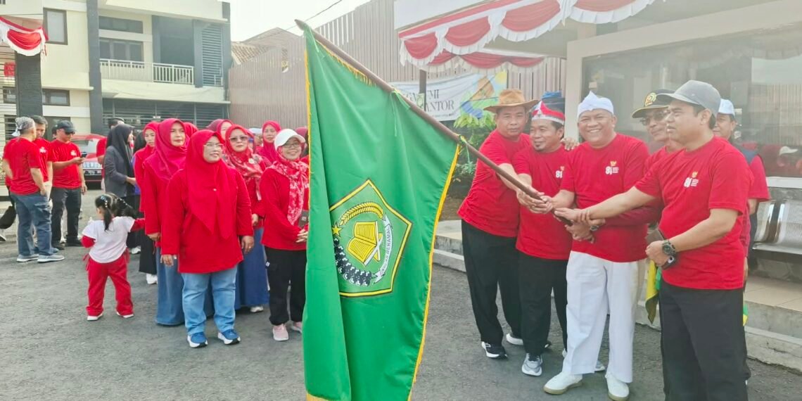 Semarak Gebyar HUT ke-81 RI, Kemenag Kabupaten Sukabumi Gelar Jalan Santai dan Lomba Agustusan