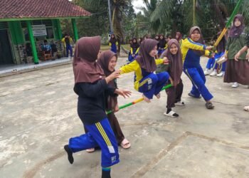 Semarak Agustus, Penyuluh KUA Ciracap Bersama Santri Pondok Pesantren Yarfa Tumbuhkan Semangat Kebangsaan