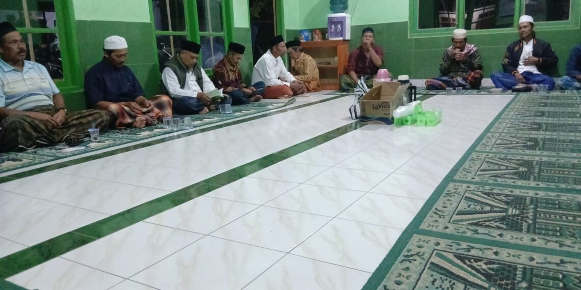 Penyuluh KUA Ciracap Dampingi Pengajian Rutin, Bahas Cinta kepada Allah dan Rasul-Nya