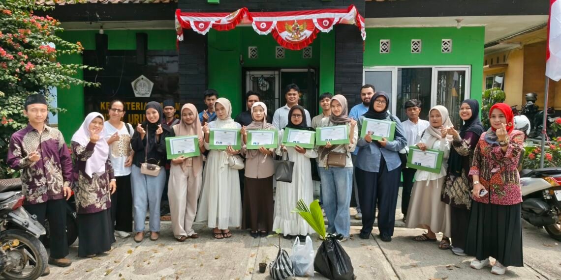 Dari Kesiapan Diri hingga Kesehatan Reproduksi, KUA Sukalarang Bekali 8 Pasang Catin