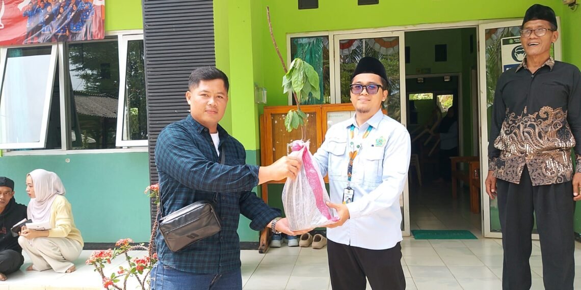 Pengantin Peduli Lingkungan, KUA Surade Dorong Catin Dukung Program Pepeling