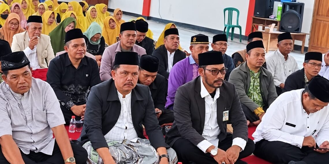 Sinergi Keagamaan, KUA Cikembar Hadiri Sahriyahan MUI di Desa Sukamulya