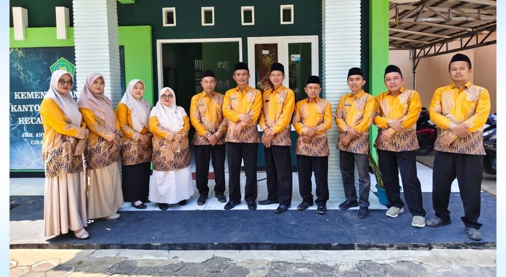 Selamat Mengemban Amanah, Keluarga Besar KUA Ciracap Doakan Enam Pejabat Kemenag Kab. Sukabumi