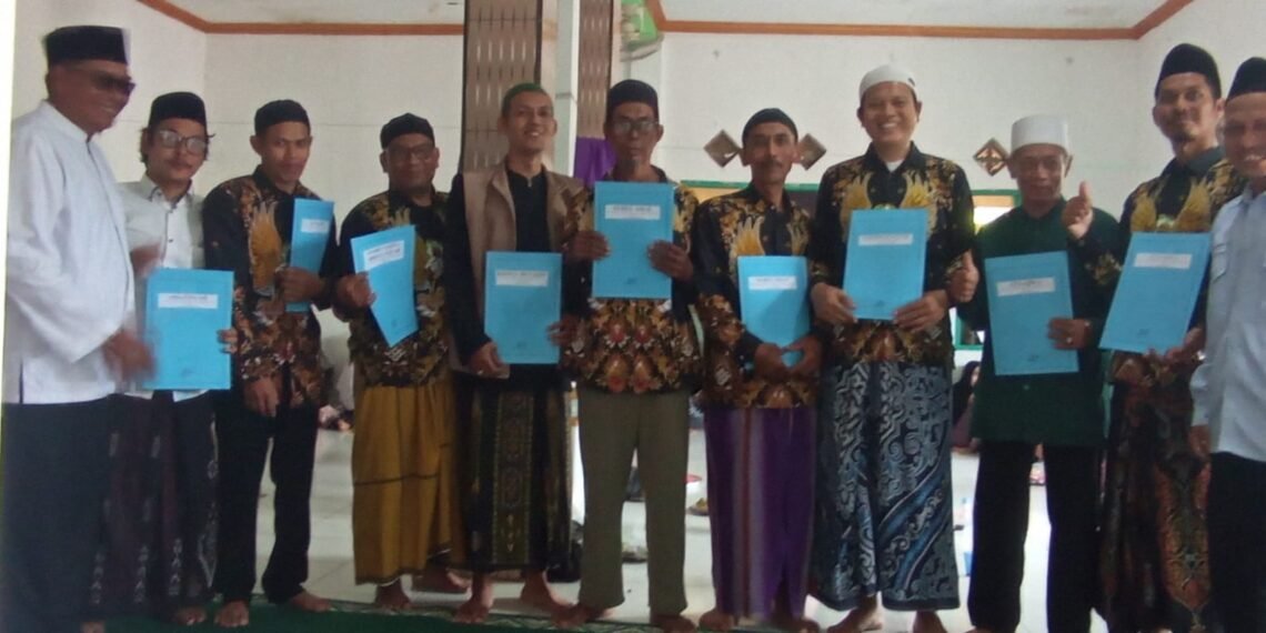 Penyuluh KUA Simpenan Serahkan SKT Majelis Taklim, Perkuat Tertib Administrasi Keagamaan