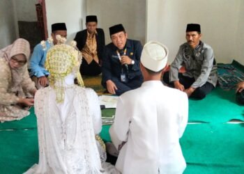 Usai Ijab Kabul, Penghulu KUA Ciracap Titip Pesan tentang Doa Orang Tua
